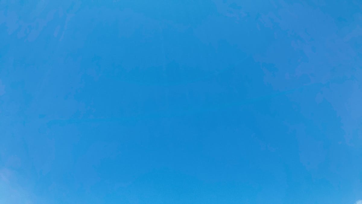 青
