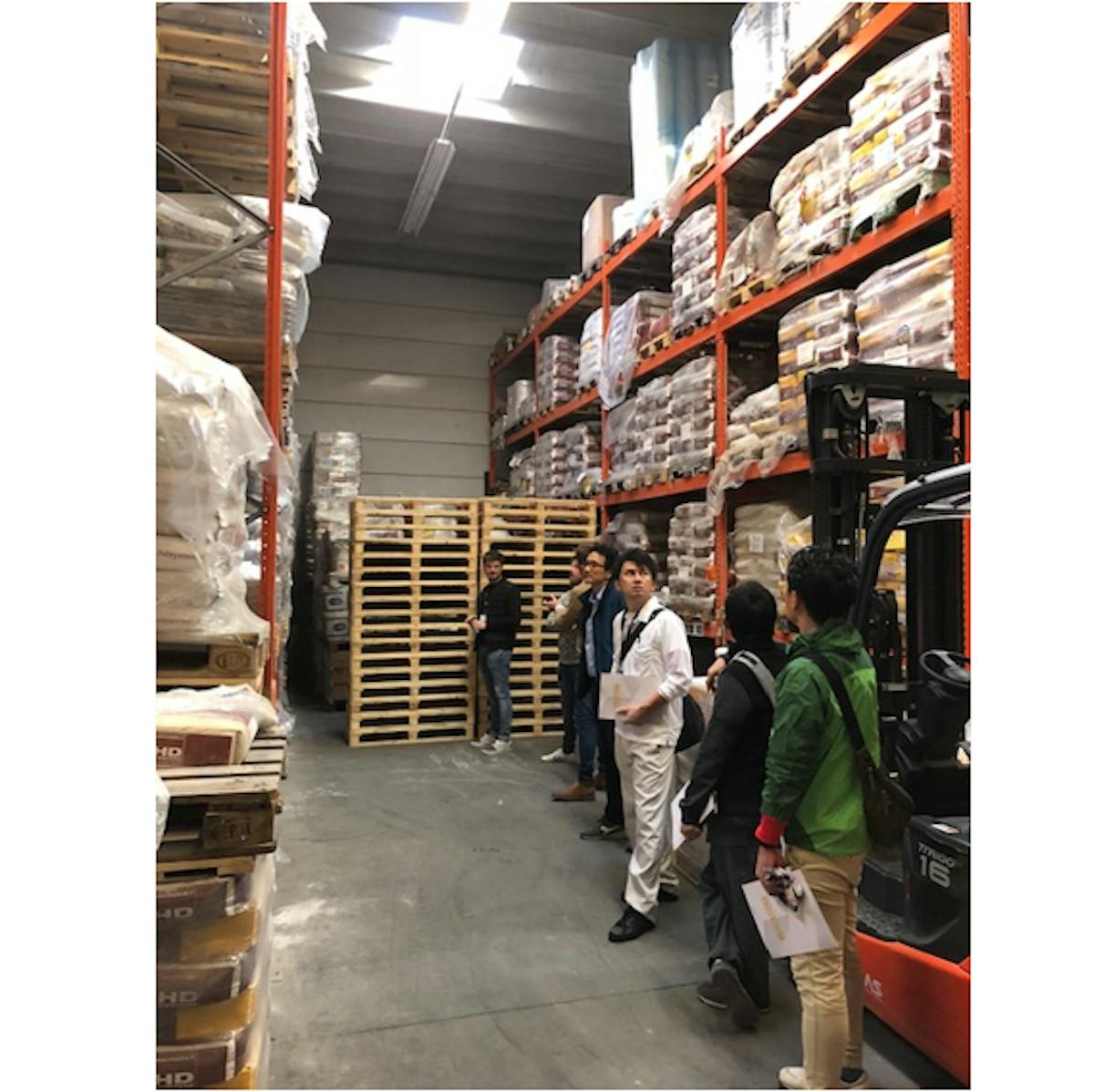 左官材料モールテックスの製造工場②